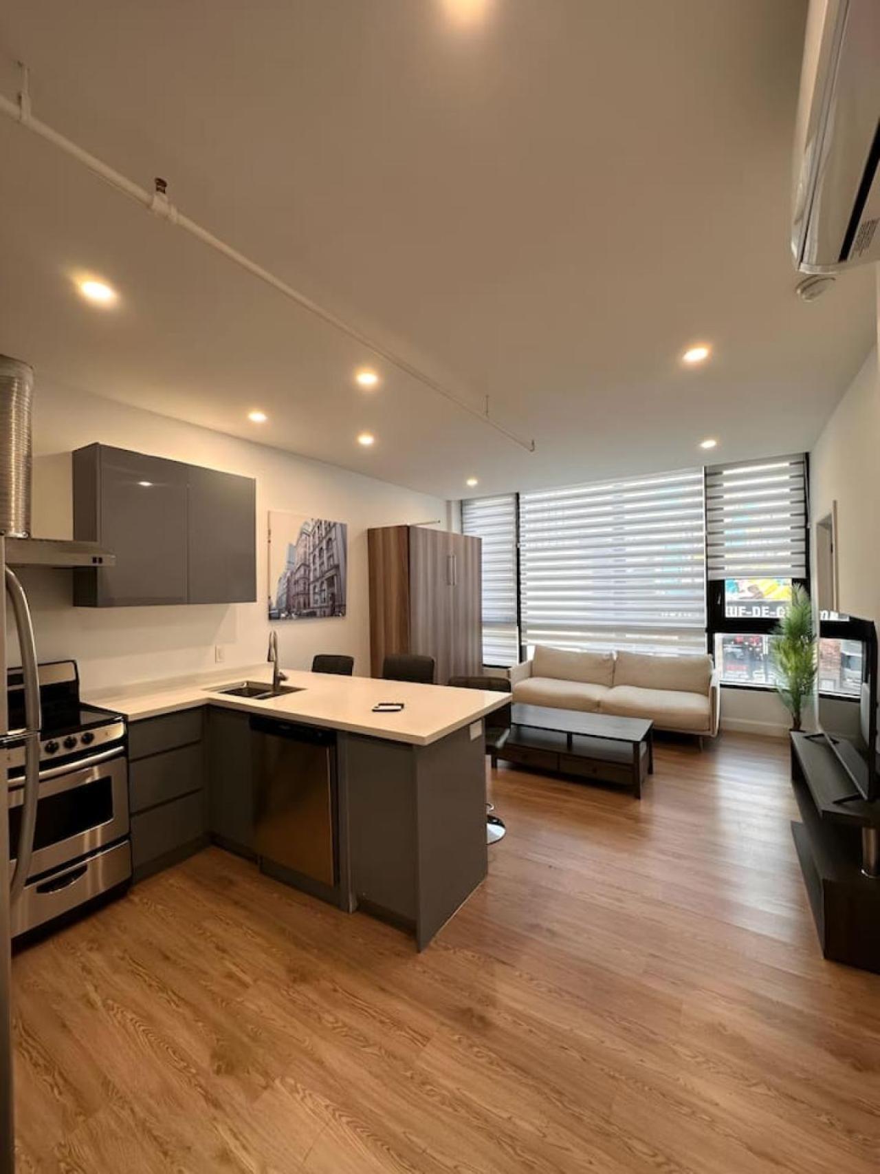 Apartment Cute 1bdr On Bishop St- Heart Of Mtl Zz9 *